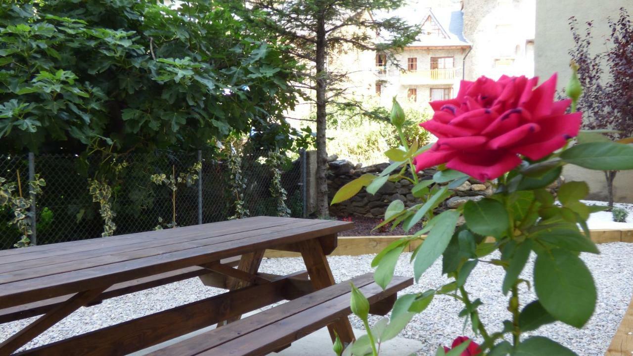Parc Apartaments Rialp Buitenkant foto